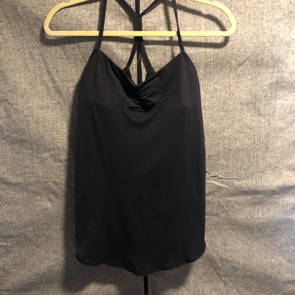 Lululemon workout top.